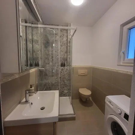 Apartment Peaceful Near To Sea Sumartin